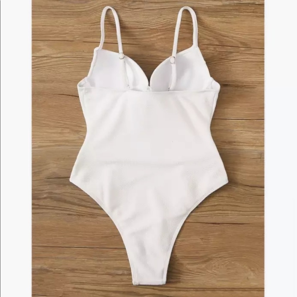 🎉New Sexy Push Up Underwire Solid White Padded Buckle One Piece Swimsuit - Picture 2 of 7